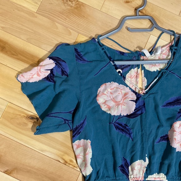 Romper by Billabong size medium - Picture 2 of 9